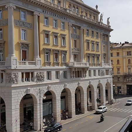 Trieste Center Rooms & Apartments - Fiori Di Триест Экстерьер фото