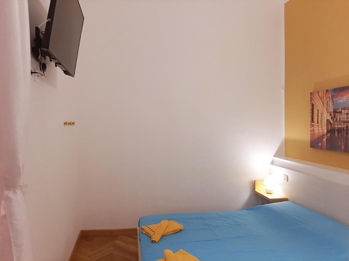 Trieste Center Rooms & Apartments - Fiori Di Триест Экстерьер фото