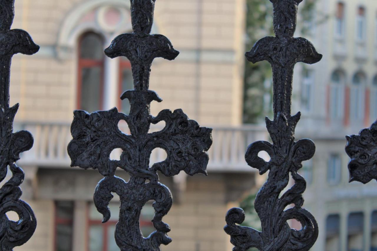 Trieste Center Rooms & Apartments - Fiori Di Триест Экстерьер фото